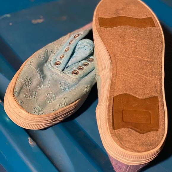 Homemade tye dyed canvas shoes. - Picture 3 of 4